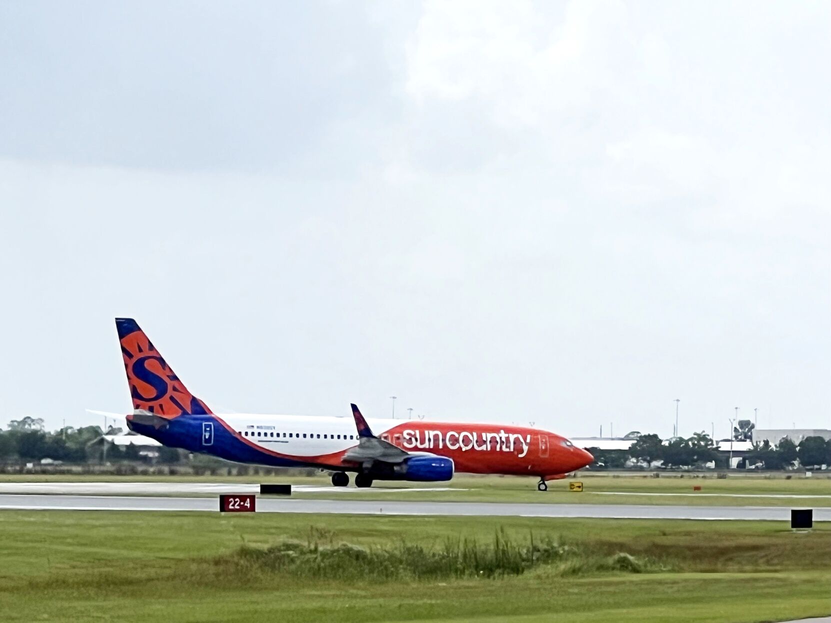 Sun Country jet